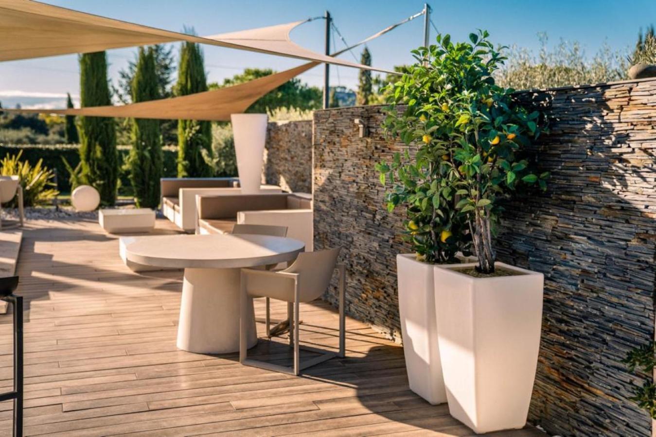 Mas Des Cigales Bed & Breakfast Orgon Exterior photo