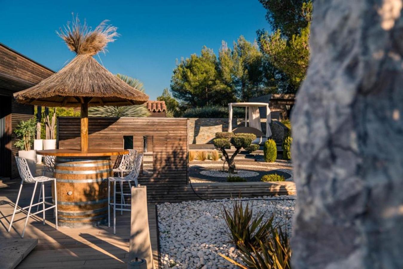 Mas Des Cigales Bed & Breakfast Orgon Exterior photo