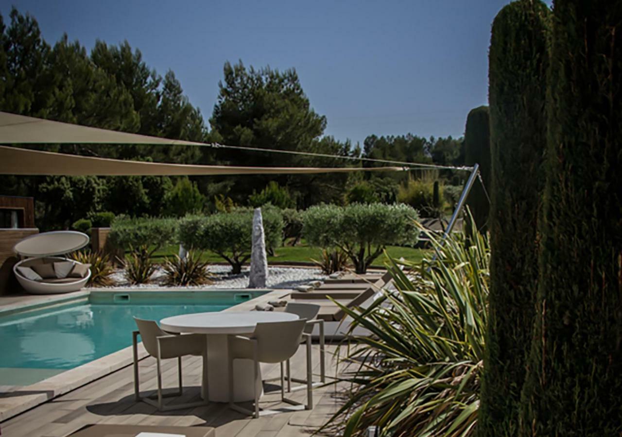 Mas Des Cigales Bed & Breakfast Orgon Exterior photo